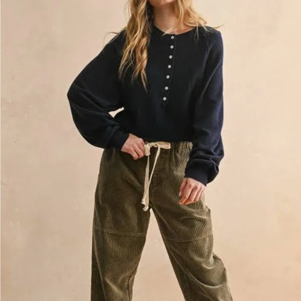 Women's Navy Crew Neck Sweater